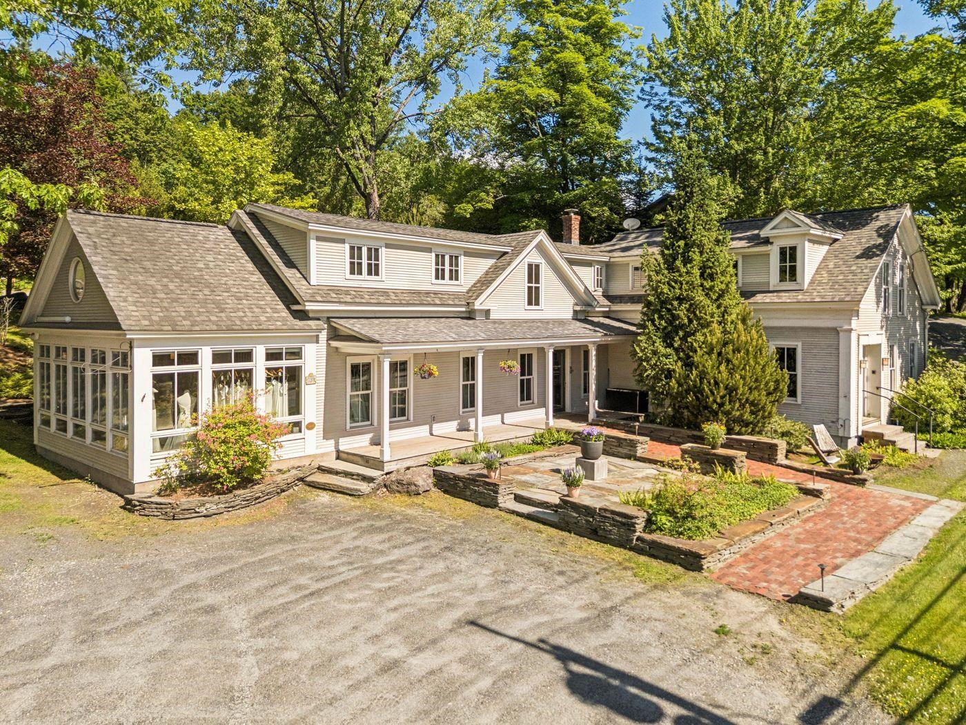 299 Mountain Road Stowe, VT 05672 - Photo 2 of 26