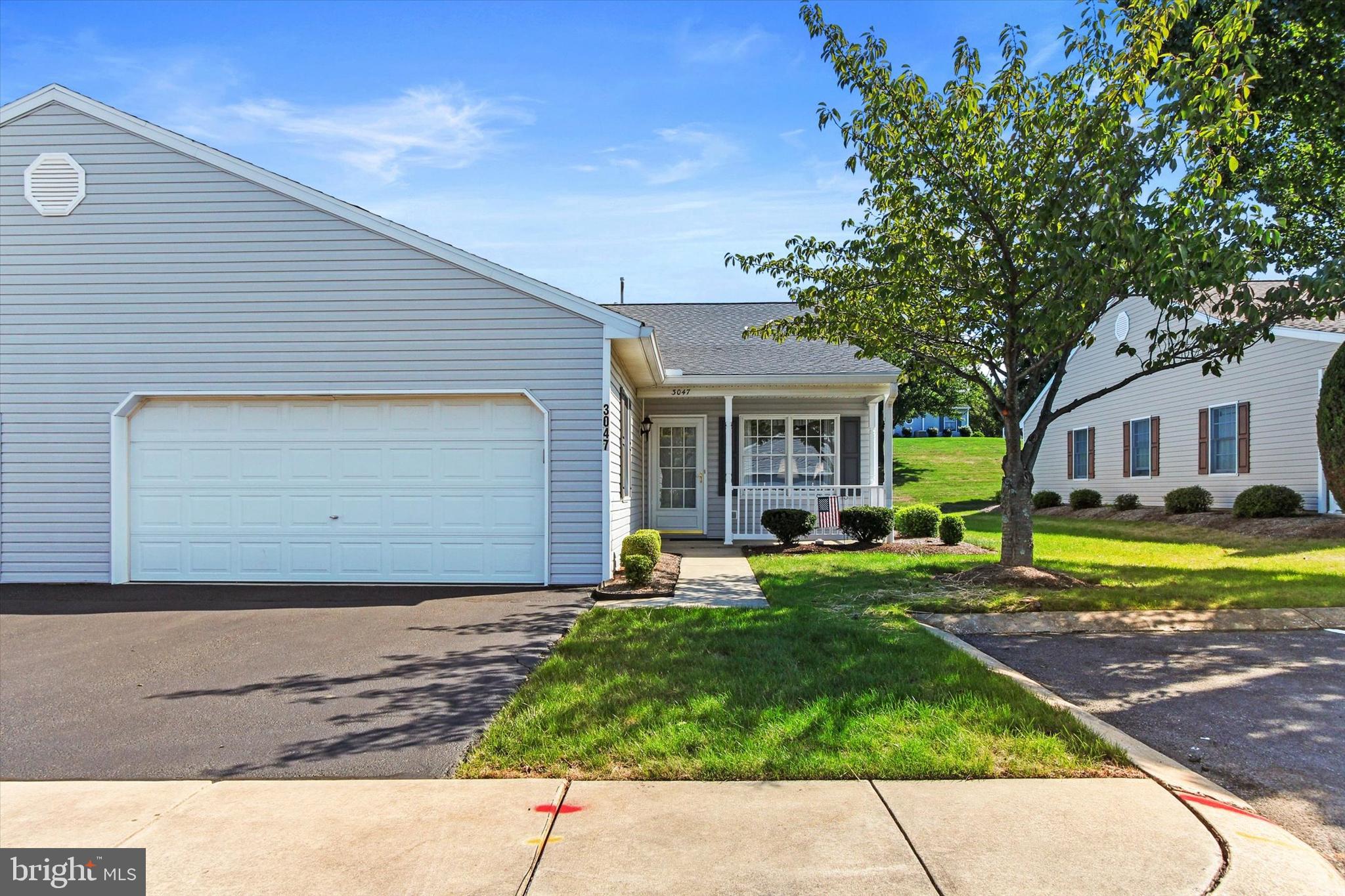 3047 Lakefield Road, Unit 3047 York, PA 17402 - Photo 2 of 28 Gallery Image 2