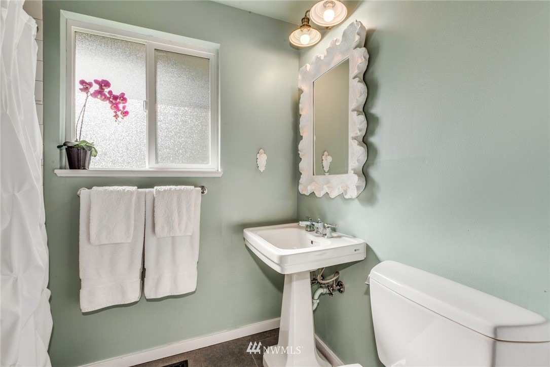 8823 Northeast 190th Street Bothell, WA 98011 - Photo 19 of 40 Gallery Image 19
