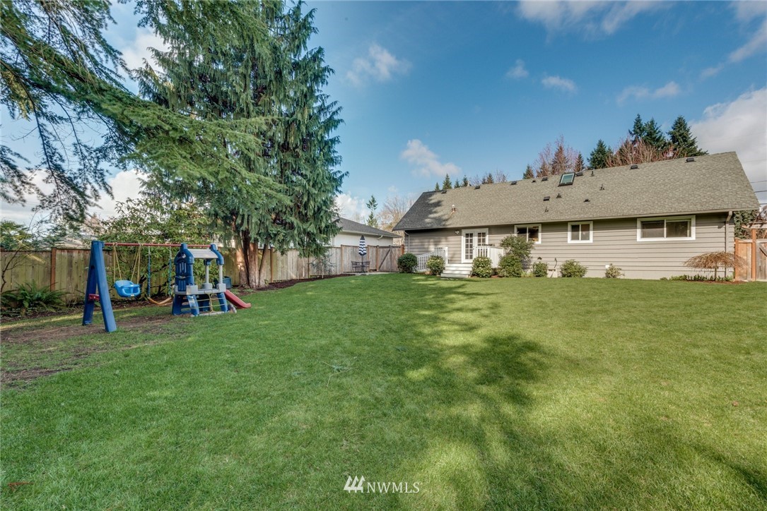 8823 Northeast 190th Street Bothell, WA 98011 - Photo 36 of 40 Gallery Image 36