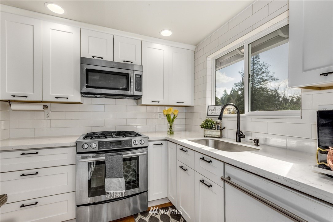 8823 Northeast 190th Street Bothell, WA 98011 - Photo 9 of 40 Gallery Image 9