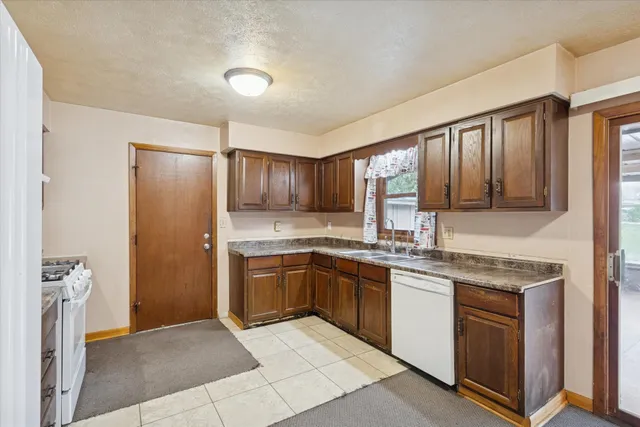 $180,000 | 5732 Colleen Avenue, Rockford, IL 61109