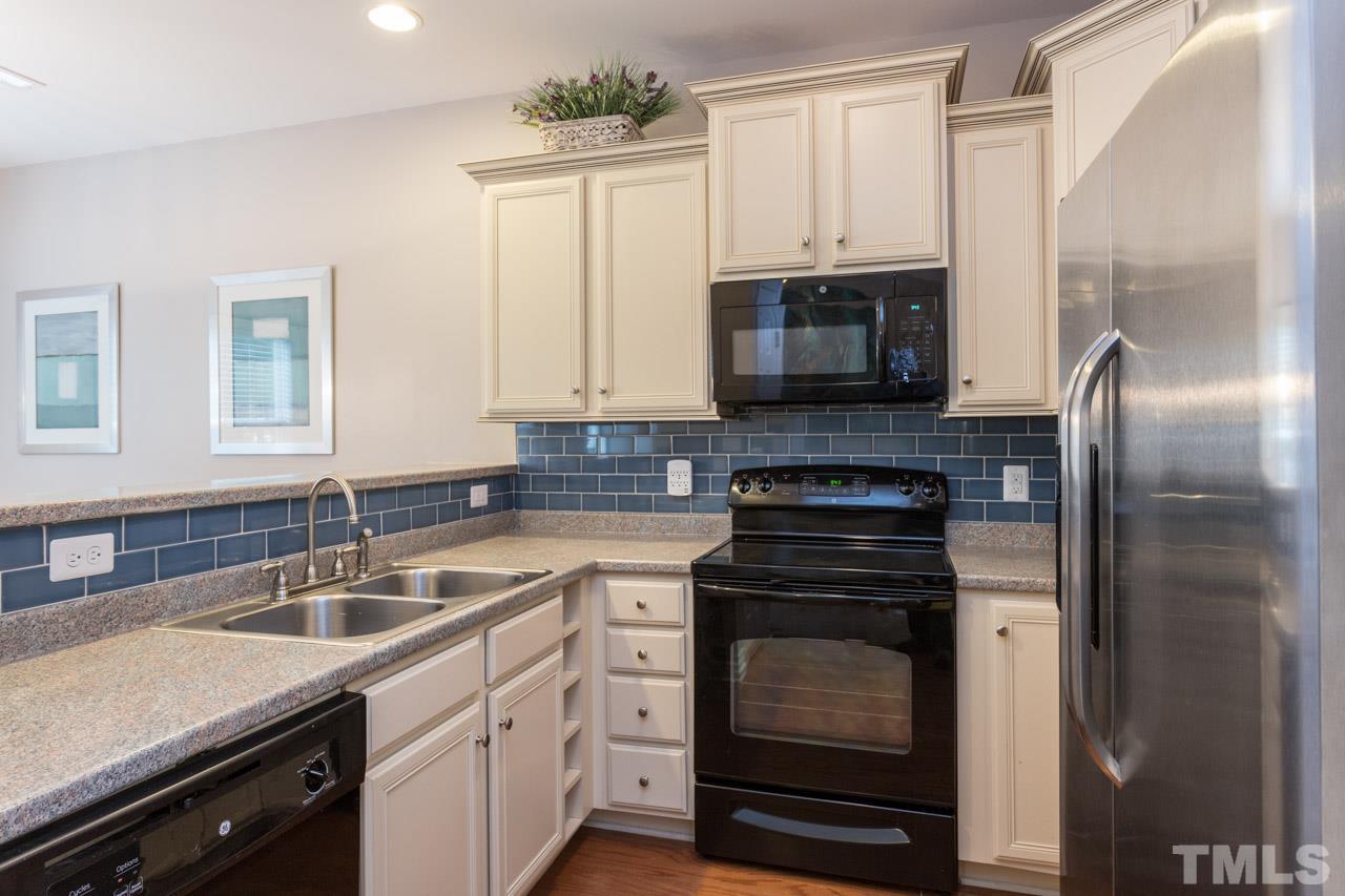 4805 Landover Bluff Way Raleigh, NC 27616 - Photo 8 of 25 Gallery Image 8