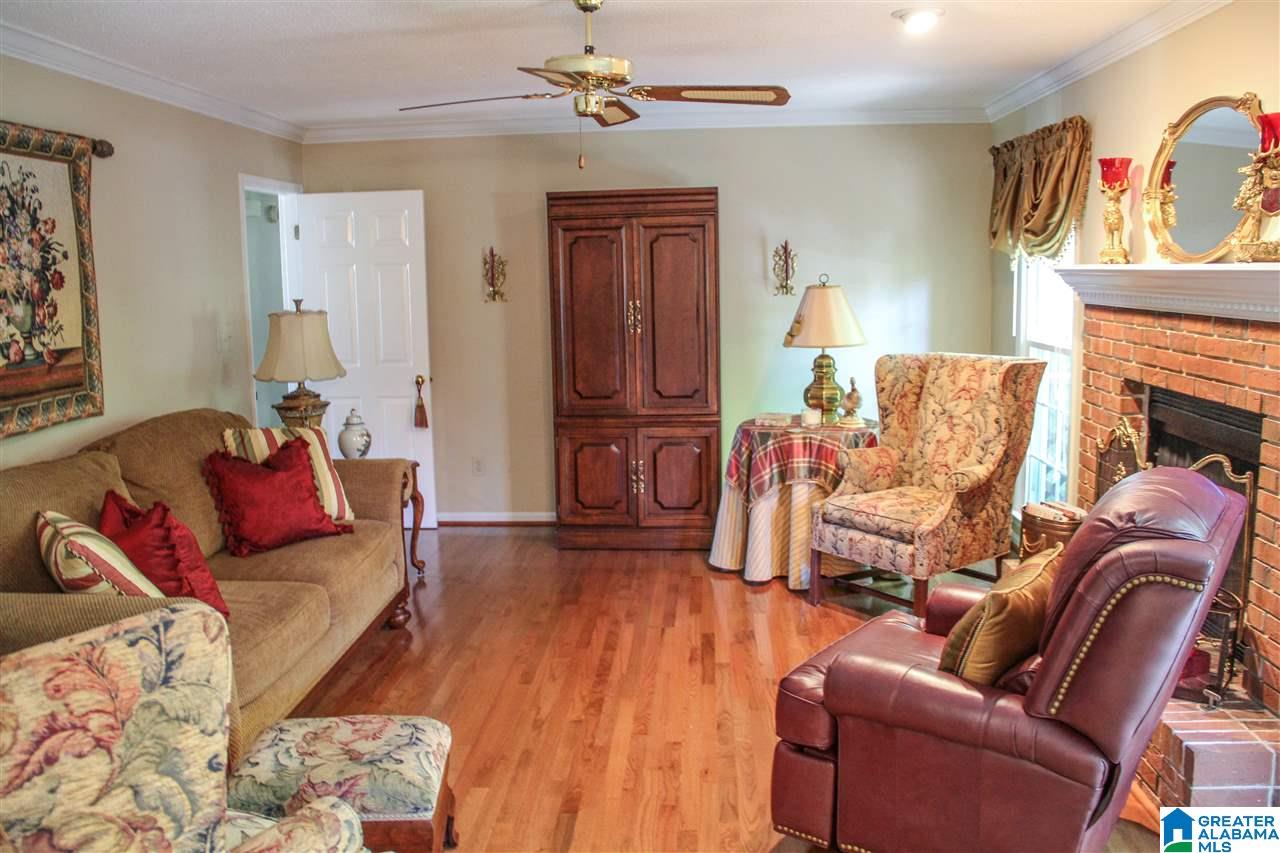 132 Mallard Pointe Drive Pelham, AL 35124 - Photo 4 of 17