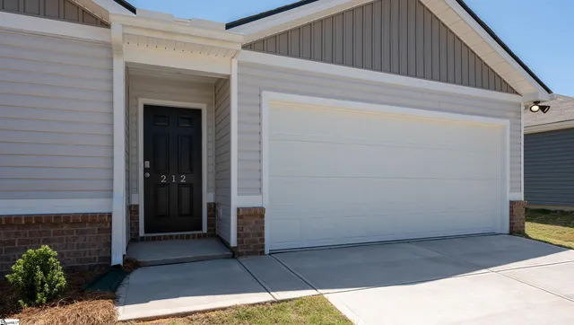 $235,000 | 212 Stone Creek Road, Clinton, SC 29325