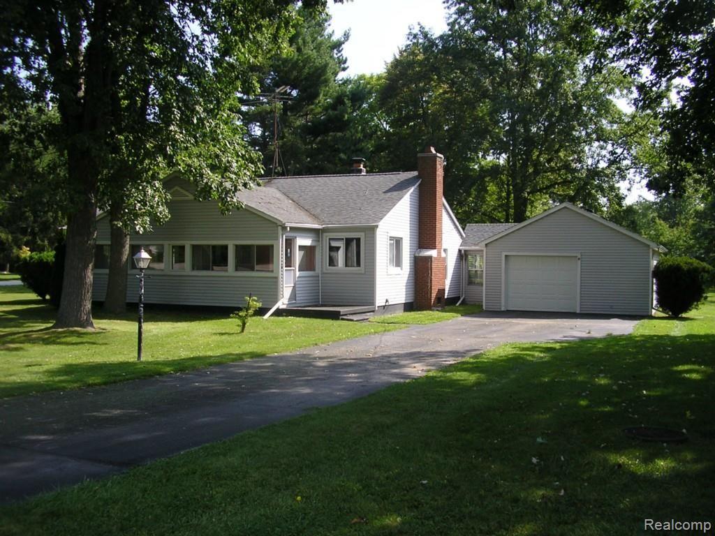 2394 Michigan Road Port Huron, MI 48060 - Photo 1 of 16 P8250001.jpg