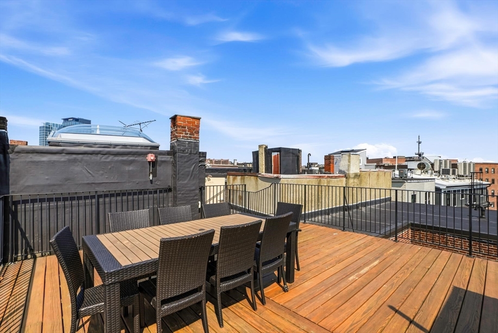 8 Battery Street, Unit 4 Boston, MA 02109 - Photo 23 of 33