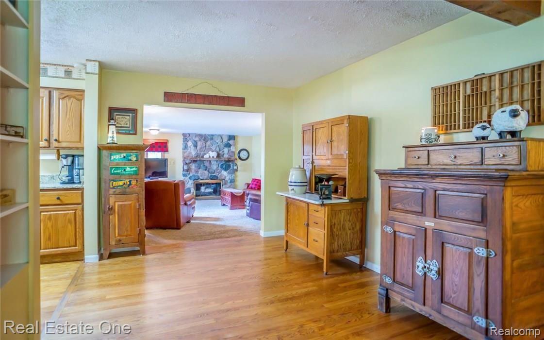 2510 South Latson Road Howell, MI 48843 - Photo 6 of 33 7.jpg