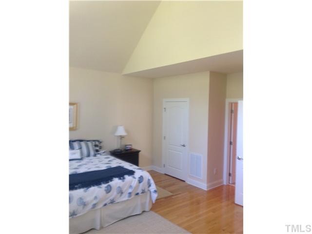 11531 Auldbury Way Raleigh, NC 27617 - Photo 13 of 24 Gallery Image 13