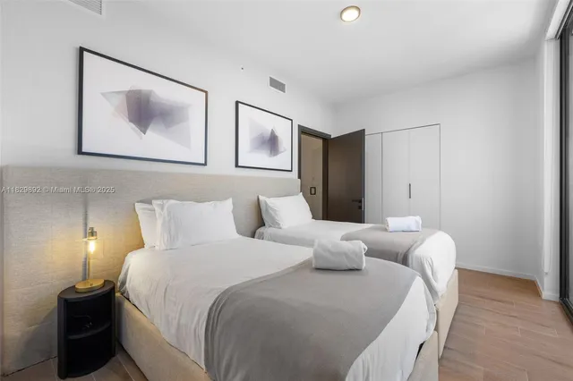 $10,000 | 398 Northeast 5th Street, Unit 4418, Miami, FL 33132