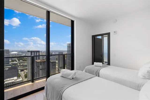 $10,000 | 398 Northeast 5th Street, Unit 4418, Miami, FL 33132