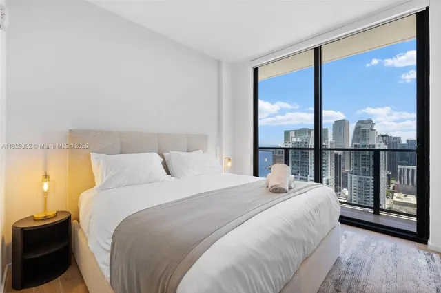 $10,000 | 398 Northeast 5th Street, Unit 4418, Miami, FL 33132