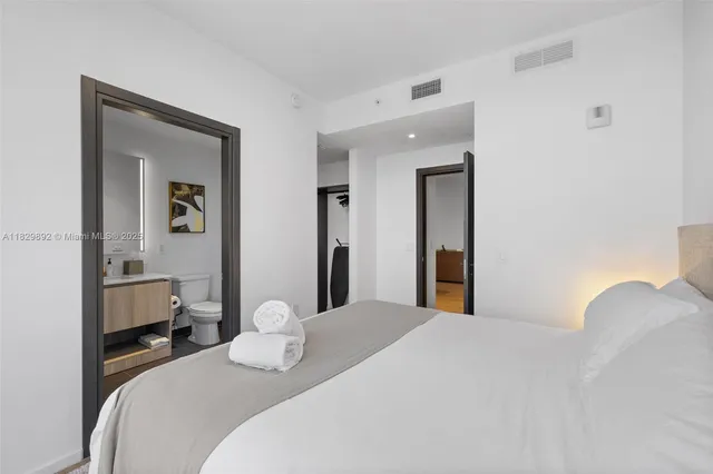 $10,000 | 398 Northeast 5th Street, Unit 4418, Miami, FL 33132