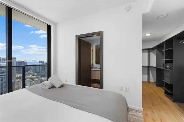 $10,000 | 398 Northeast 5th Street, Unit 4418, Miami, FL 33132