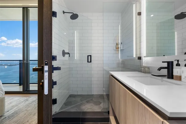 $10,000 | 398 Northeast 5th Street, Unit 4418, Miami, FL 33132