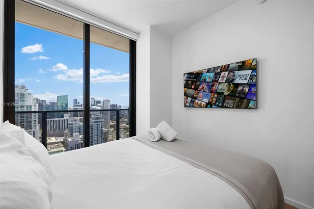 $10,000 | 398 Northeast 5th Street, Unit 4418, Miami, FL 33132