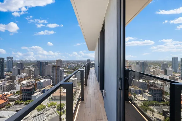 $10,000 | 398 Northeast 5th Street, Unit 4418, Miami, FL 33132