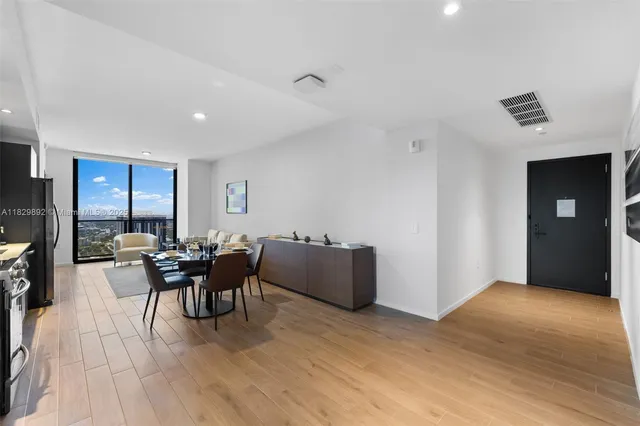 $10,000 | 398 Northeast 5th Street, Unit 4418, Miami, FL 33132