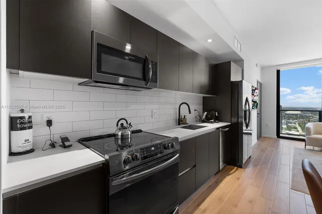 $10,000 | 398 Northeast 5th Street, Unit 4418, Miami, FL 33132