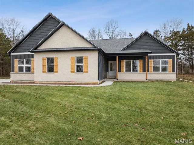 $599,900 | 431 Shady Trail Drive, Troy, MO 63379