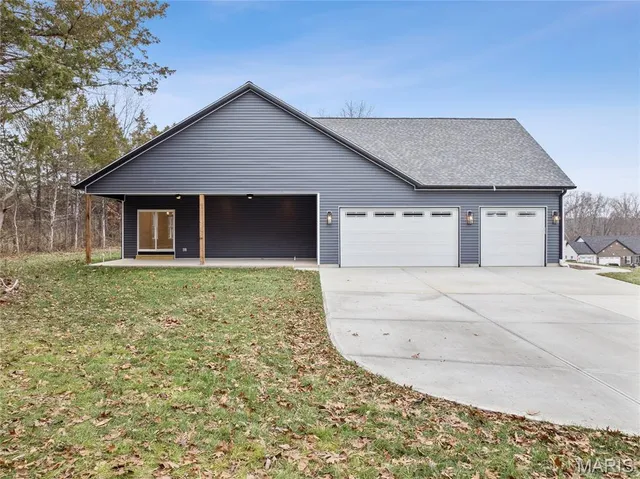 $599,900 | 431 Shady Trail Drive, Troy, MO 63379