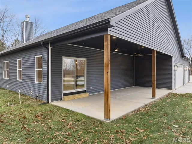 $599,900 | 431 Shady Trail Drive, Troy, MO 63379