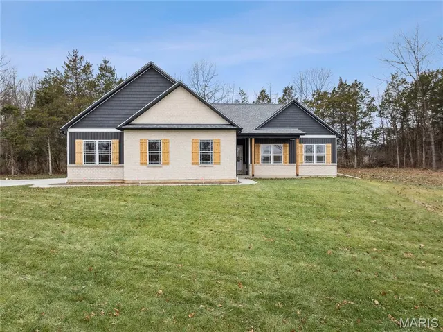 $599,900 | 431 Shady Trail Drive, Troy, MO 63379