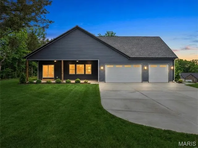 $599,900 | 431 Shady Trail Drive, Troy, MO 63379