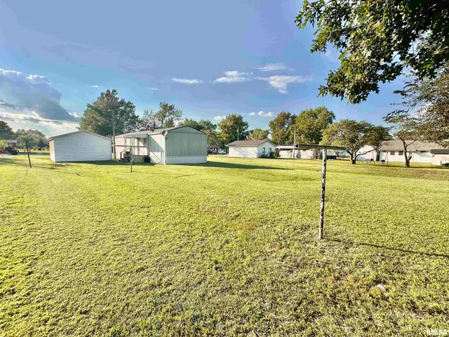 $64,900 | 527 Washington Street Southwest, Clay City, IL 62824