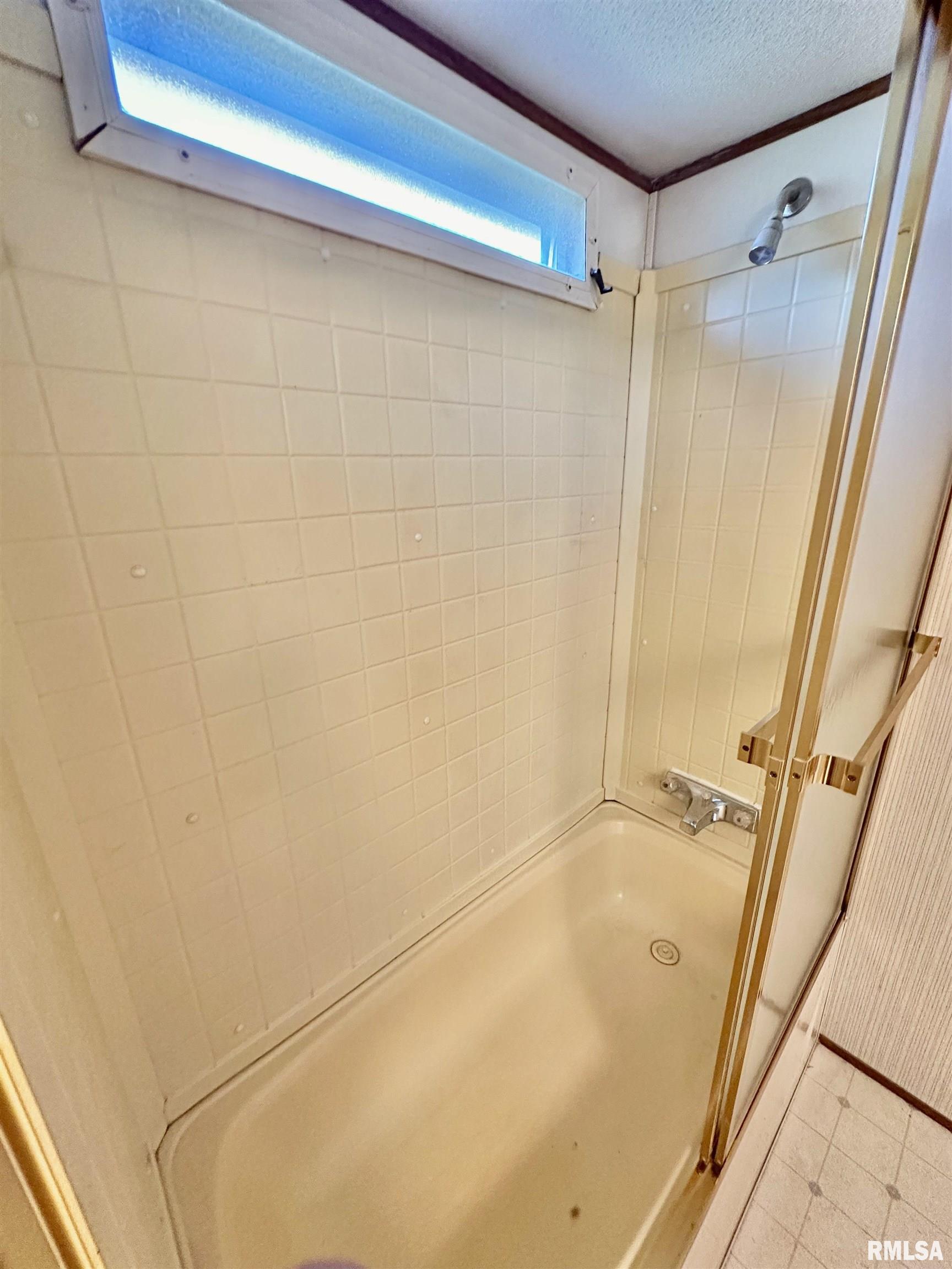 527 Washington Street Southwest Clay City, IL 62824 - Photo 28 of 41