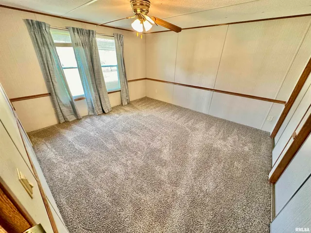 $64,900 | 527 Washington Street Southwest, Clay City, IL 62824