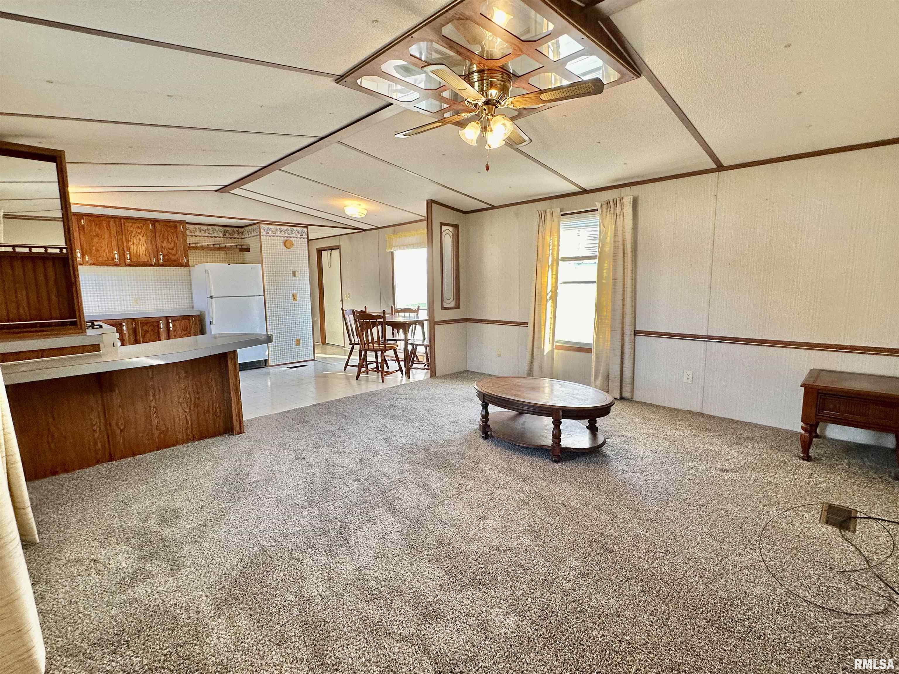 527 Washington Street Southwest Clay City, IL 62824 - Photo 3 of 41