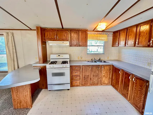 $64,900 | 527 Washington Street Southwest, Clay City, IL 62824