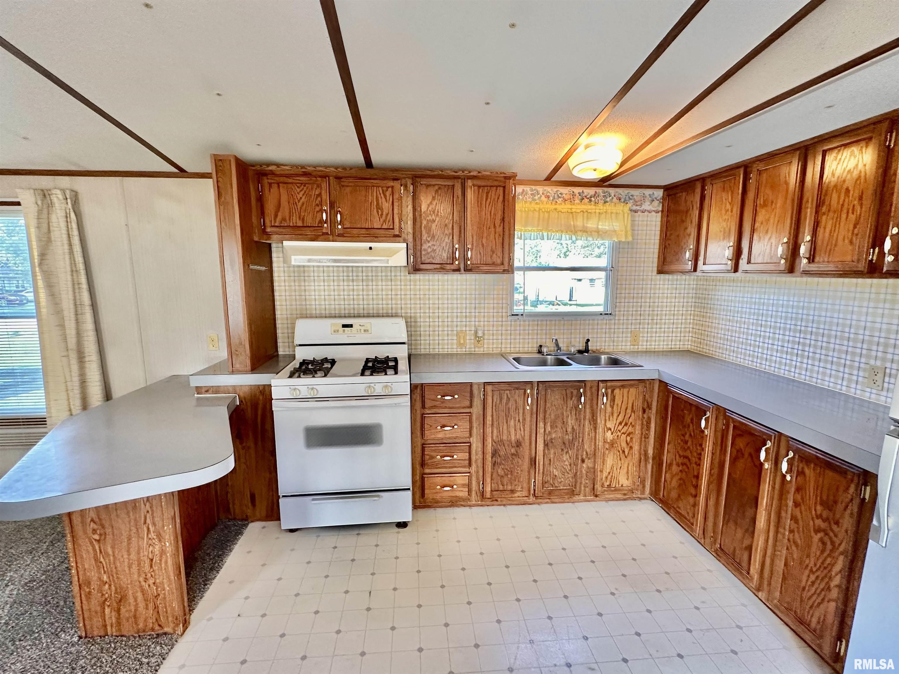 527 Washington Street Southwest Clay City, IL 62824 - Photo 39 of 41