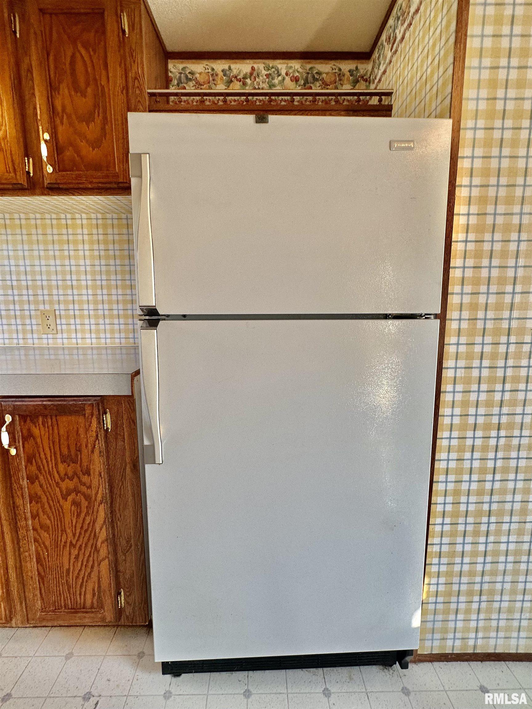 527 Washington Street Southwest Clay City, IL 62824 - Photo 40 of 41