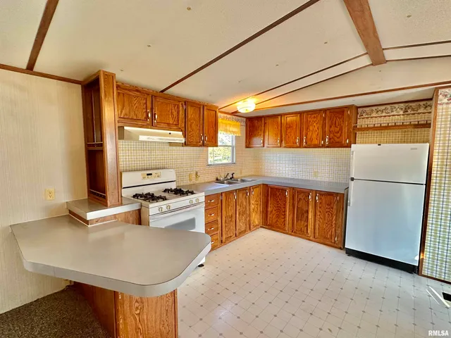 $64,900 | 527 Washington Street Southwest, Clay City, IL 62824