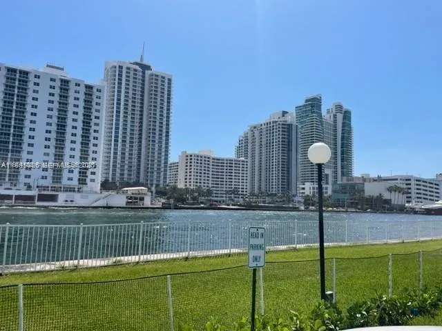 $2,000 | 800 Parkview Drive, Unit 605, Hallandale Beach, FL 33009