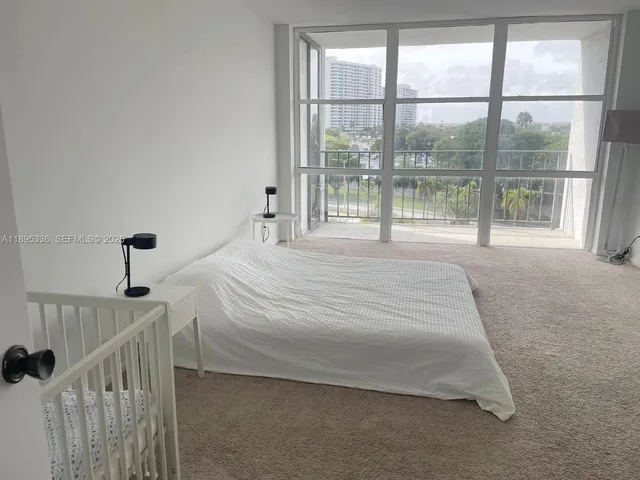 $2,000 | 800 Parkview Drive, Unit 605, Hallandale Beach, FL 33009