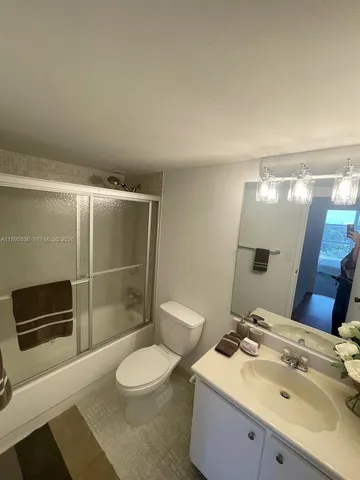 $2,000 | 800 Parkview Drive, Unit 605, Hallandale Beach, FL 33009