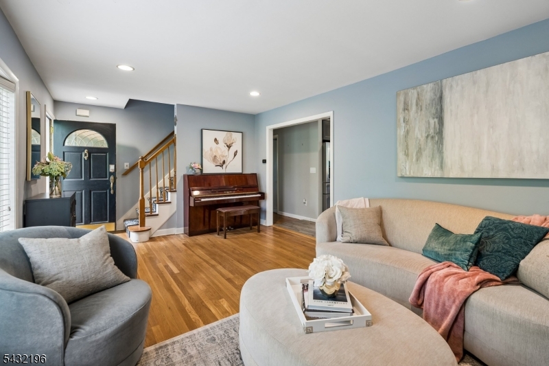 10 Keyes Street Florham Park, NJ 07932 - Photo 4 of 21