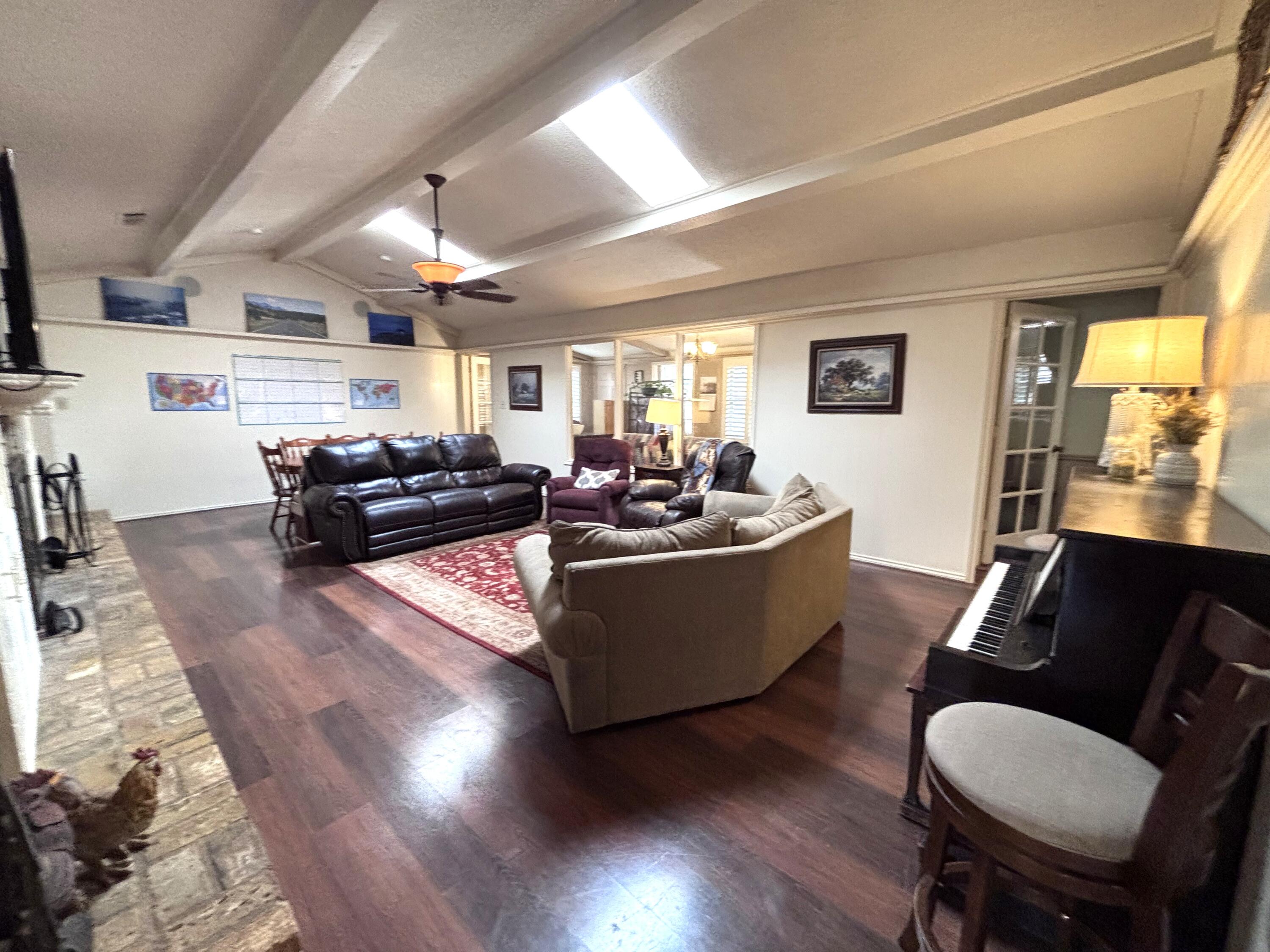 3608 76th Street Lubbock, TX 79423 - Photo 5 of 28 family room