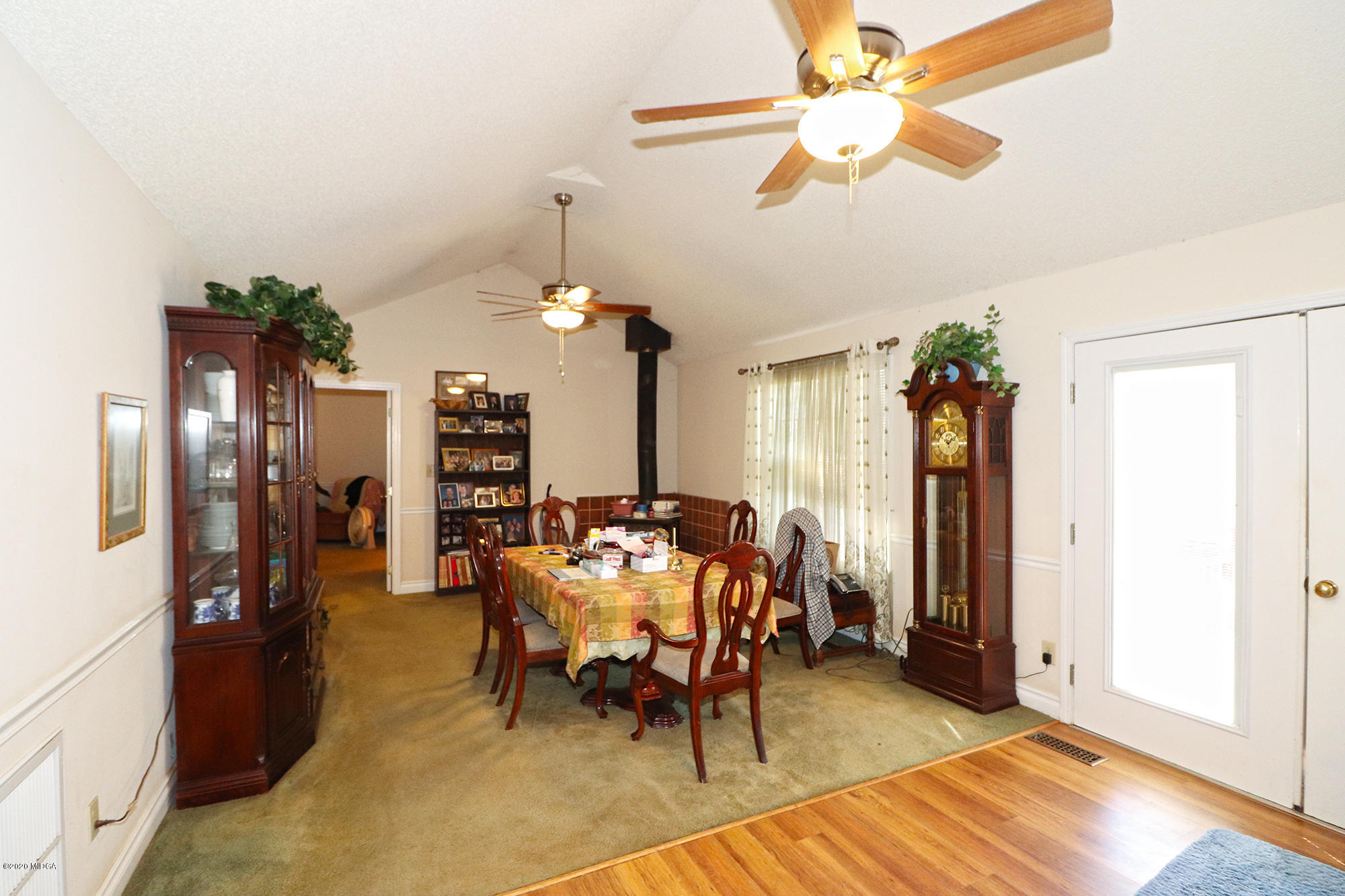 48 Grace Road Knoxville, GA 31050 - Photo 11 of 62 a view of a livingroom with furniture and a dining table