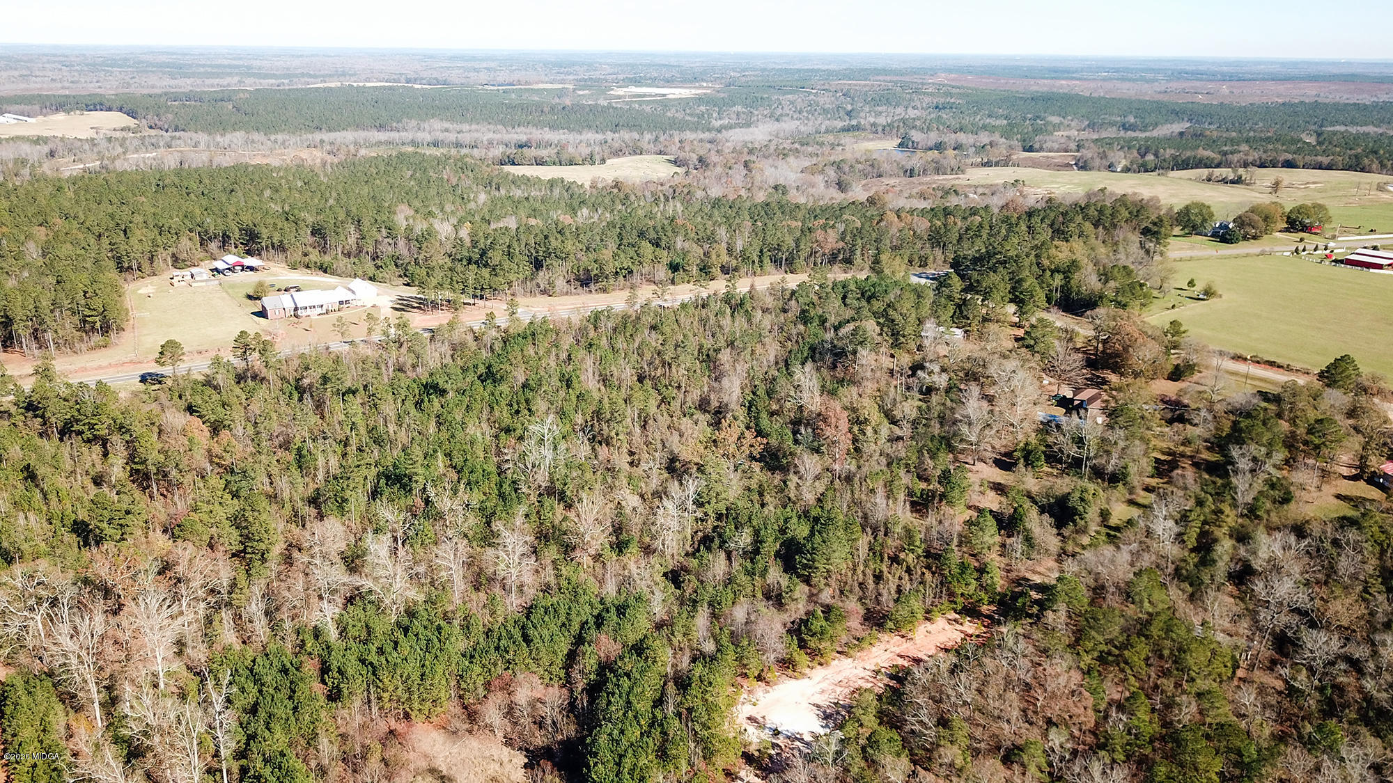 48 Grace Road Knoxville, GA 31050 - Photo 33 of 62 a view of a city with mountains