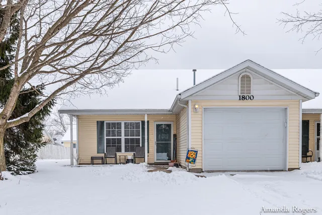 $225,000 | 1800 Sibley Street, Lowell, MI 49331