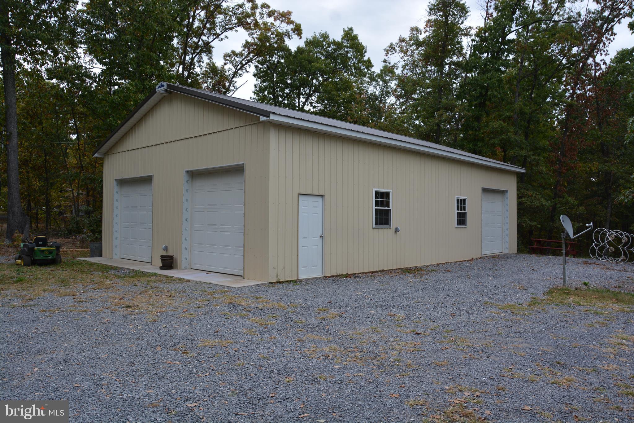 545 Whissens Ridge Road Winchester, VA 22602 - Photo 2 of 30 12' doors, electric, concrete floor, 40 x 28