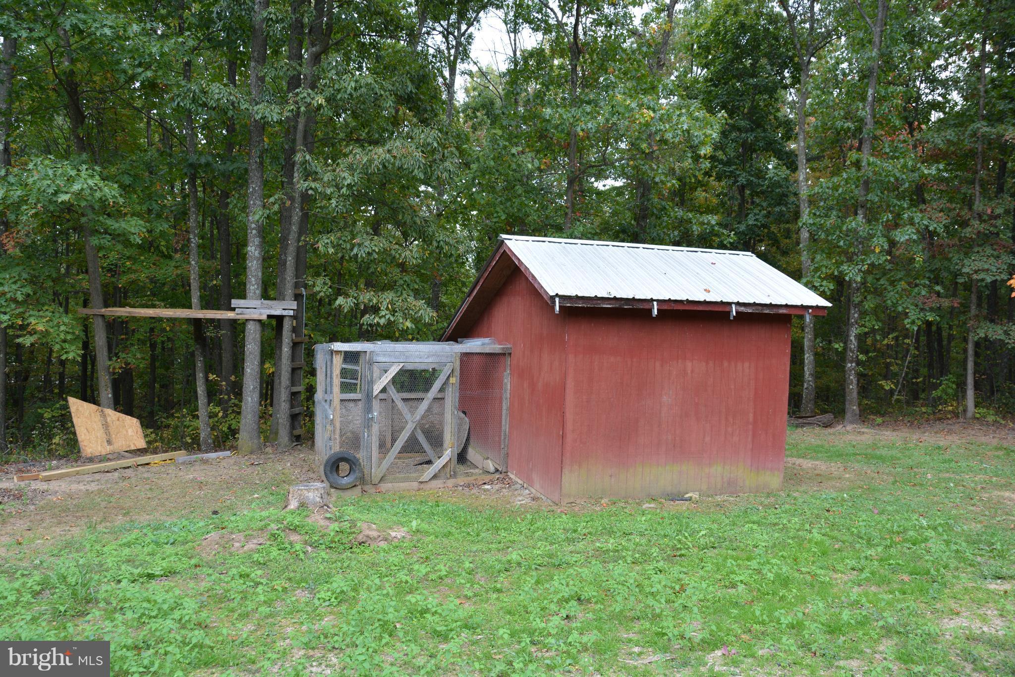 545 Whissens Ridge Road Winchester, VA 22602 - Photo 29 of 30 Outdoor pet shelter)