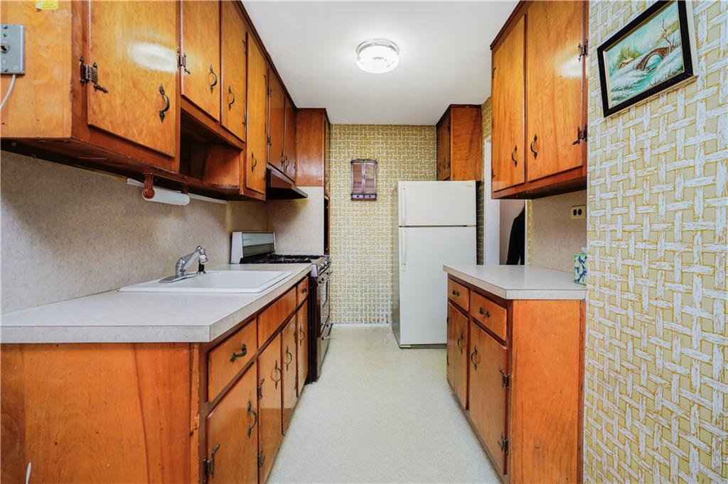 1935 Shore Parkway, Unit 8E Brooklyn, NY 11214 - Photo 15 of 26