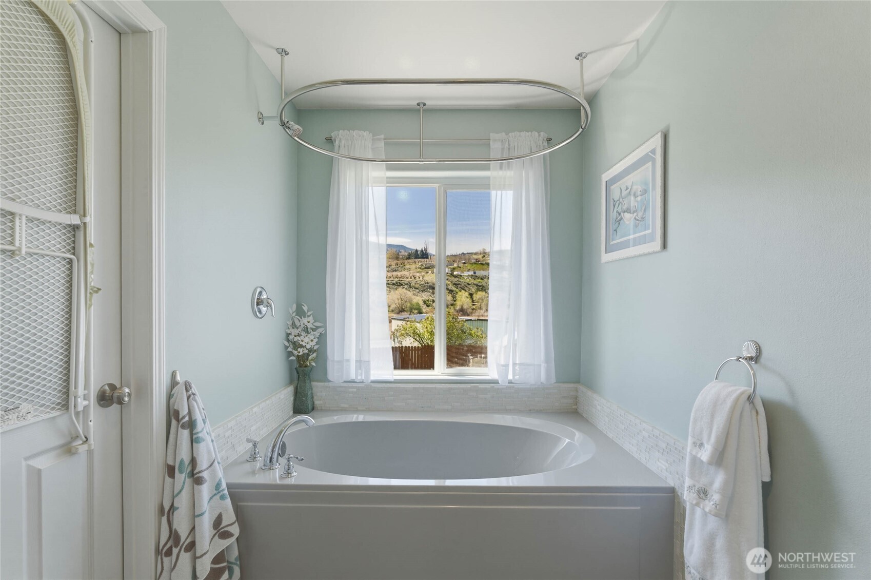 2837 Riviera Boulevard Malaga, WA 98828 - Photo 12 of 40