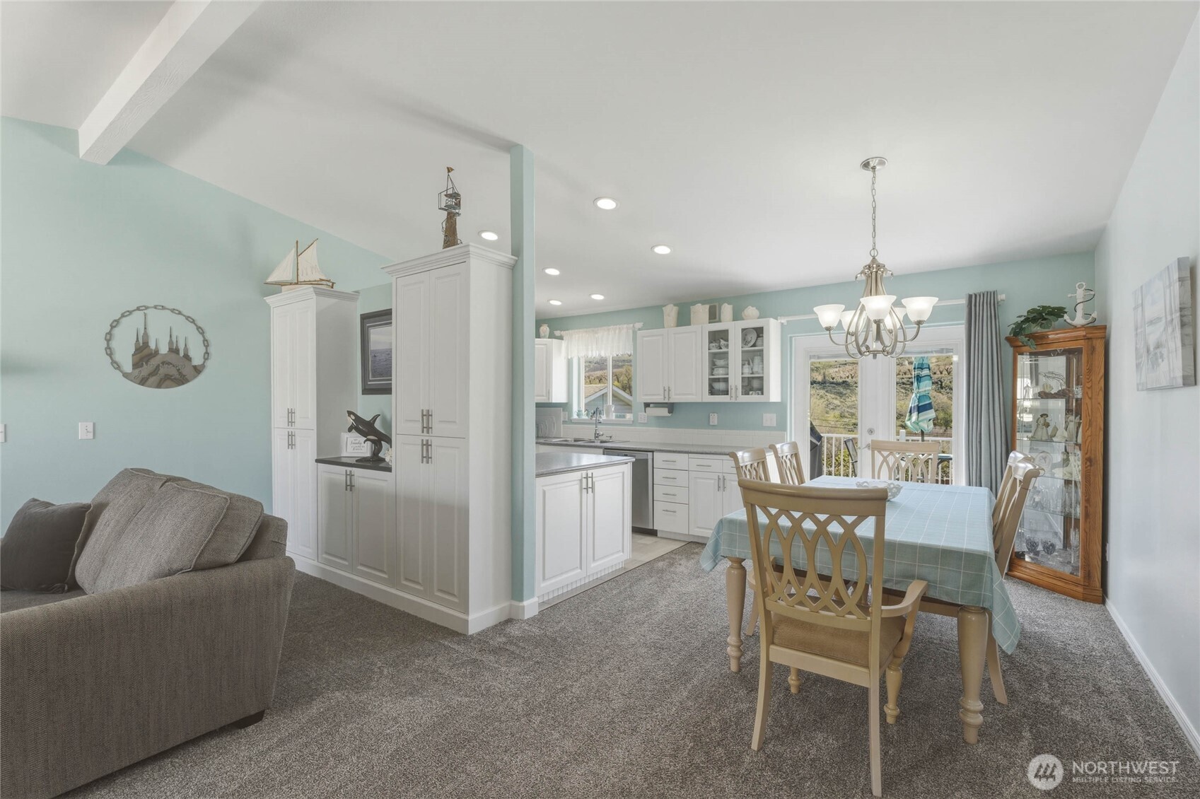 2837 Riviera Boulevard Malaga, WA 98828 - Photo 7 of 40