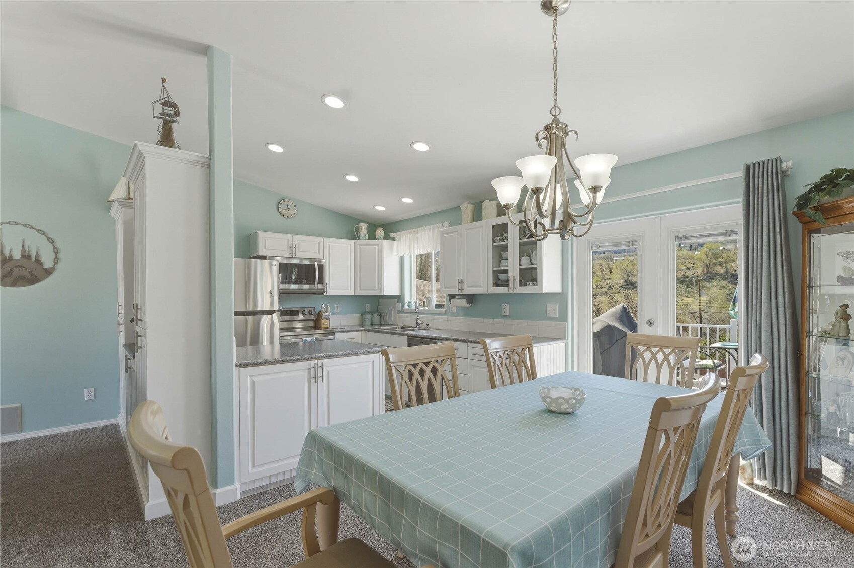 2837 Riviera Boulevard Malaga, WA 98828 - Photo 8 of 40